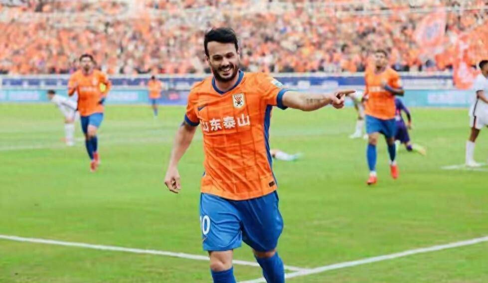 星空体育-里程碑夜山东泰山防线松动，亚冠清晨刷纪录，管理层满意，年轻球员得到机会的简单介绍