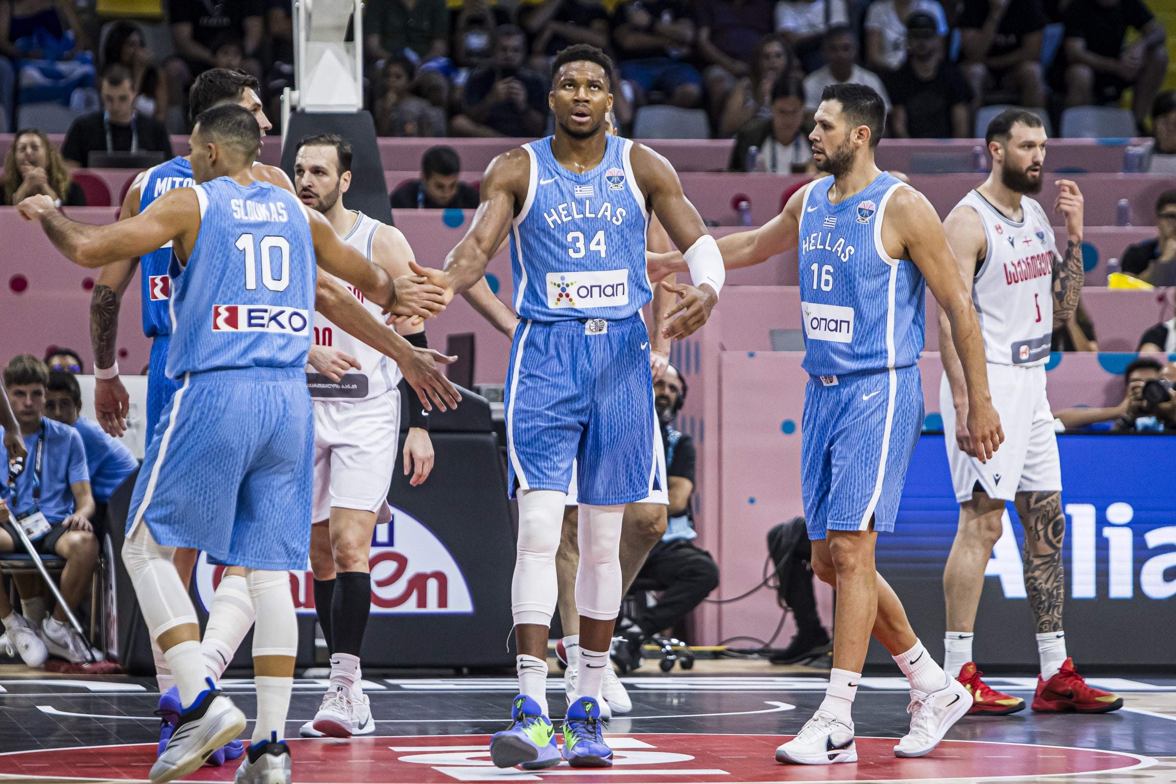 关于字母哥连续三场比赛得分超过绝杀，澳大利亚队挑战极限！的信息